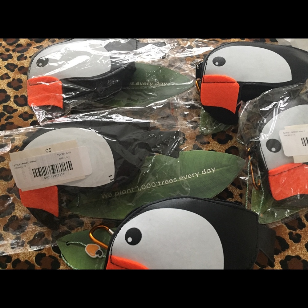 FARM Rio Toucan Foldable Tote - Picture 7 of 11